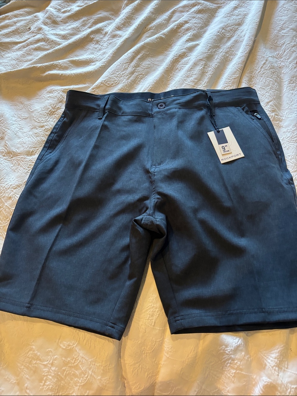 NWT Rockport 9” Tech shorts Size 36